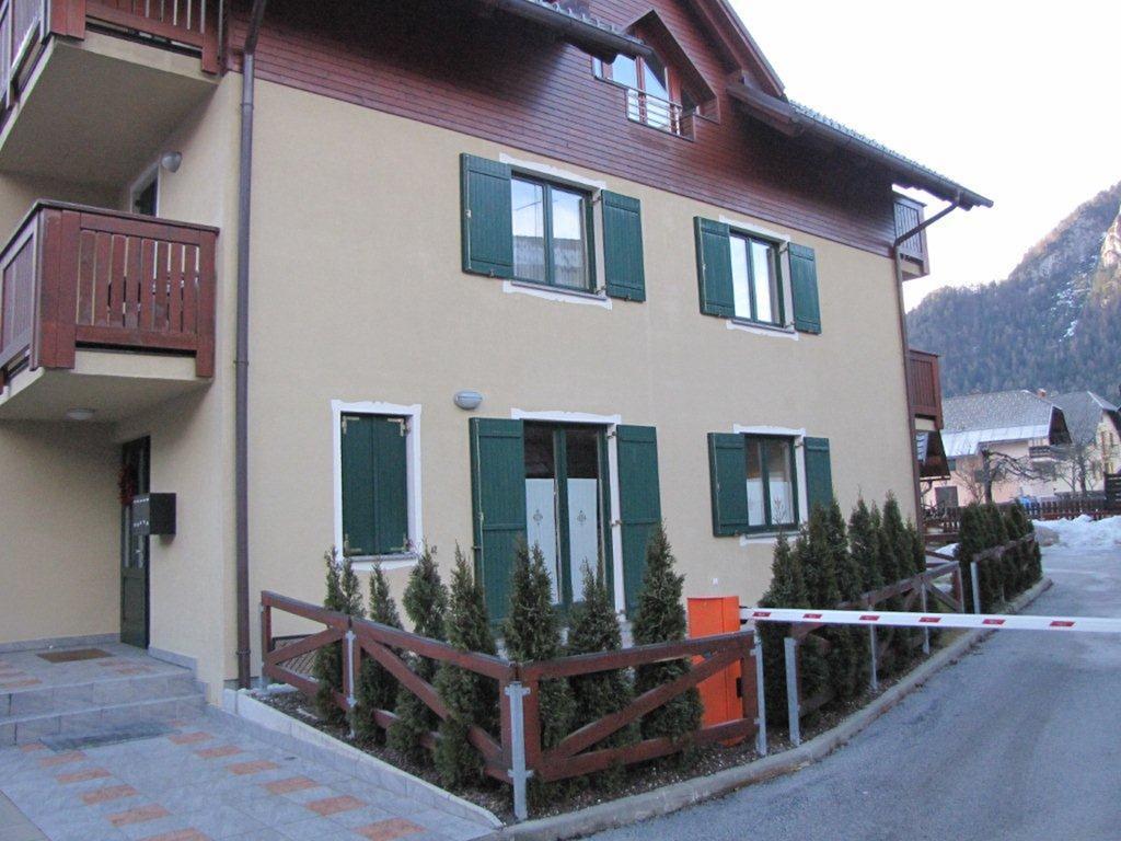 Apartment Mojstrovka With Terrace In City Center Kranjska Gora Rom bilde