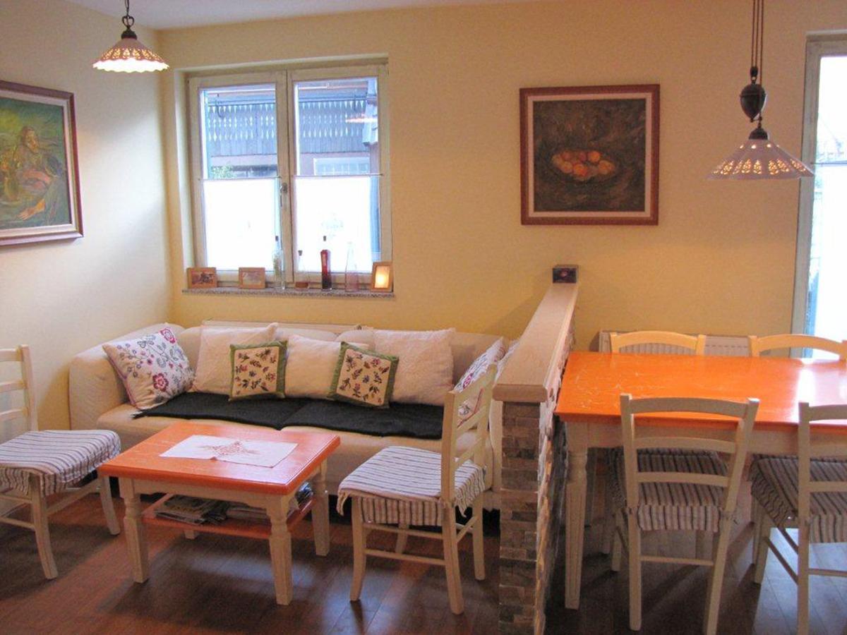 Apartment Mojstrovka With Terrace In City Center Kranjska Gora Rom bilde